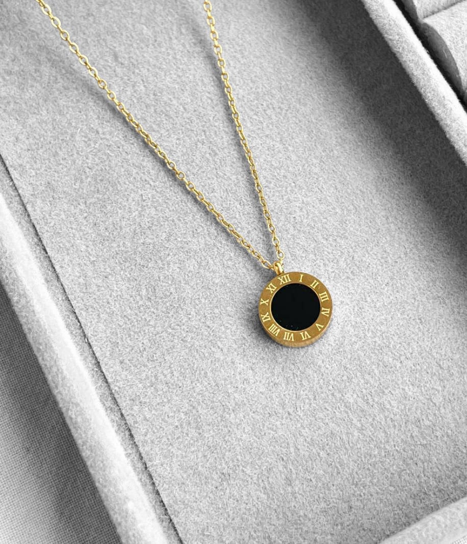 ROUND ONYX PENDANT